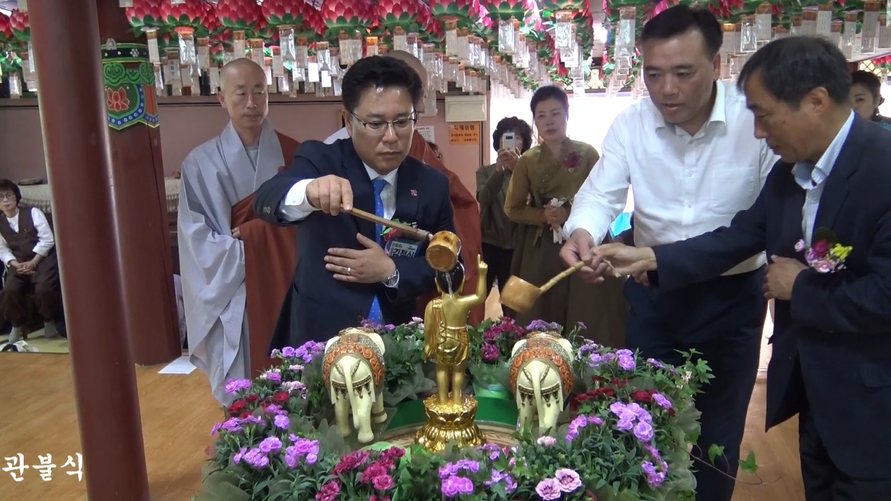 수미정사 봉축법요식2.00_05_38_05.스틸007.jpg